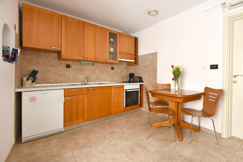 Apartments Kokolo Šibenik Quarto foto